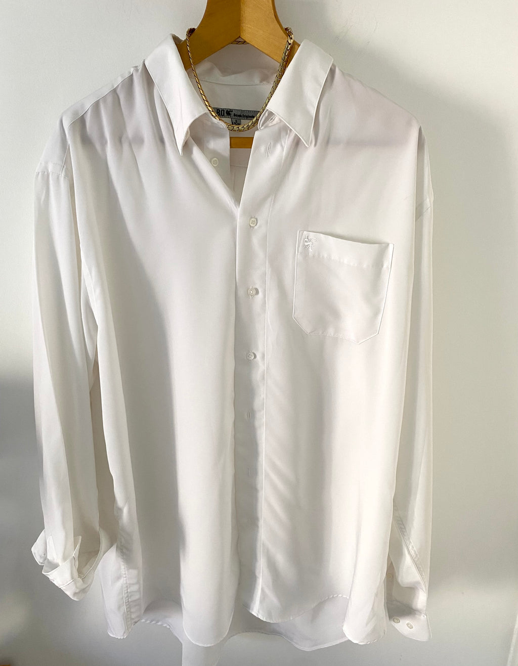 Duo Chemise blanche  Homme & Collier « Épi » vintage