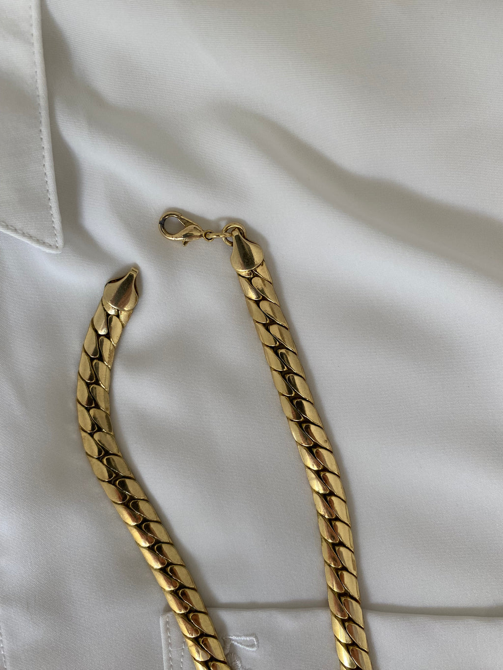 Duo Chemise blanche  Homme & Collier « Épi » vintage