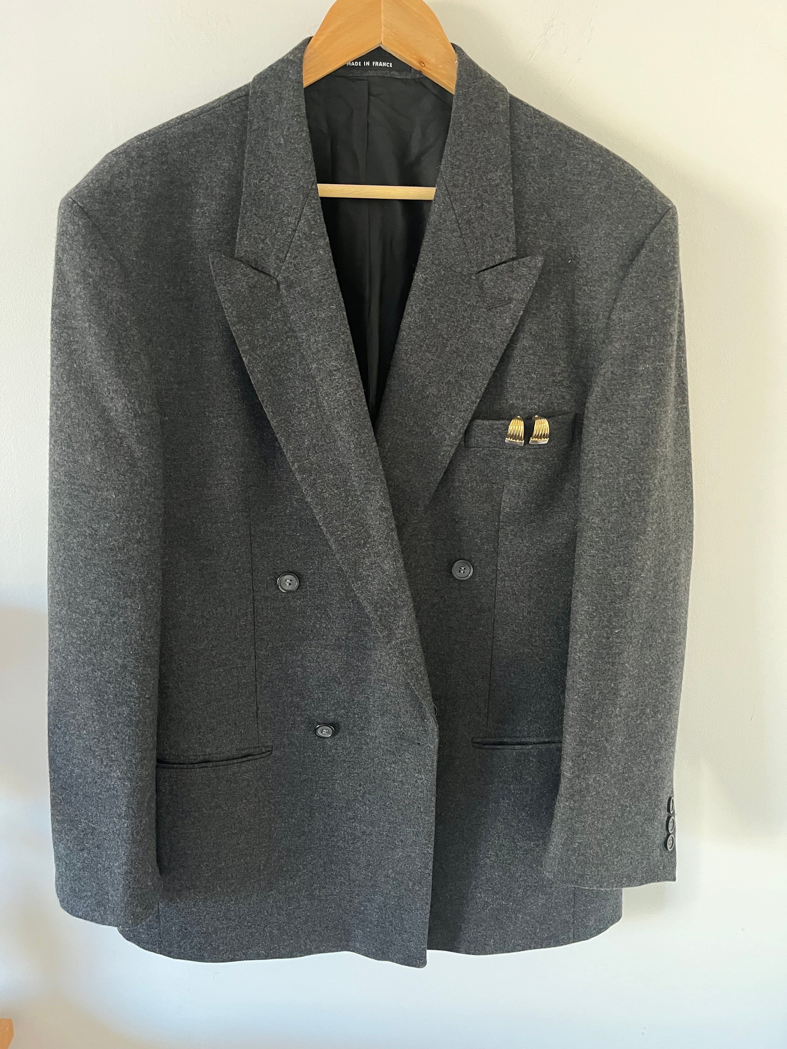 Duo Blazer Homme  EDITORIAL ( super Oversize) « Accent » & boucles d’oreilles vintage