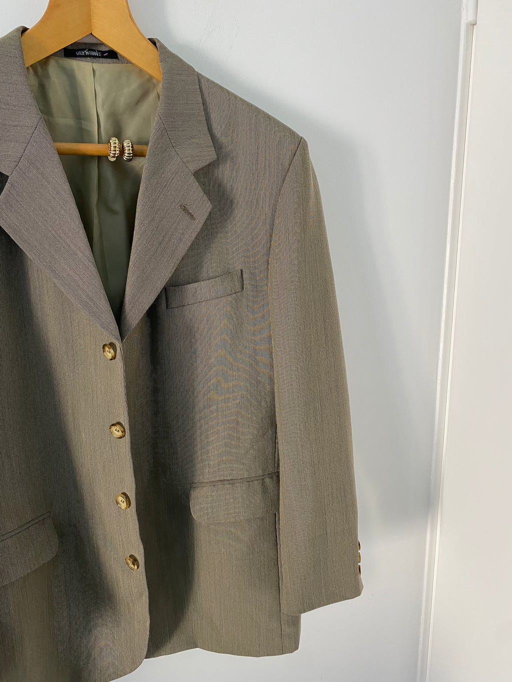 Duo Blazer Homme EDITORIAL ( super Oversize) & Boucles d’oreilles « Accordéon » vintage