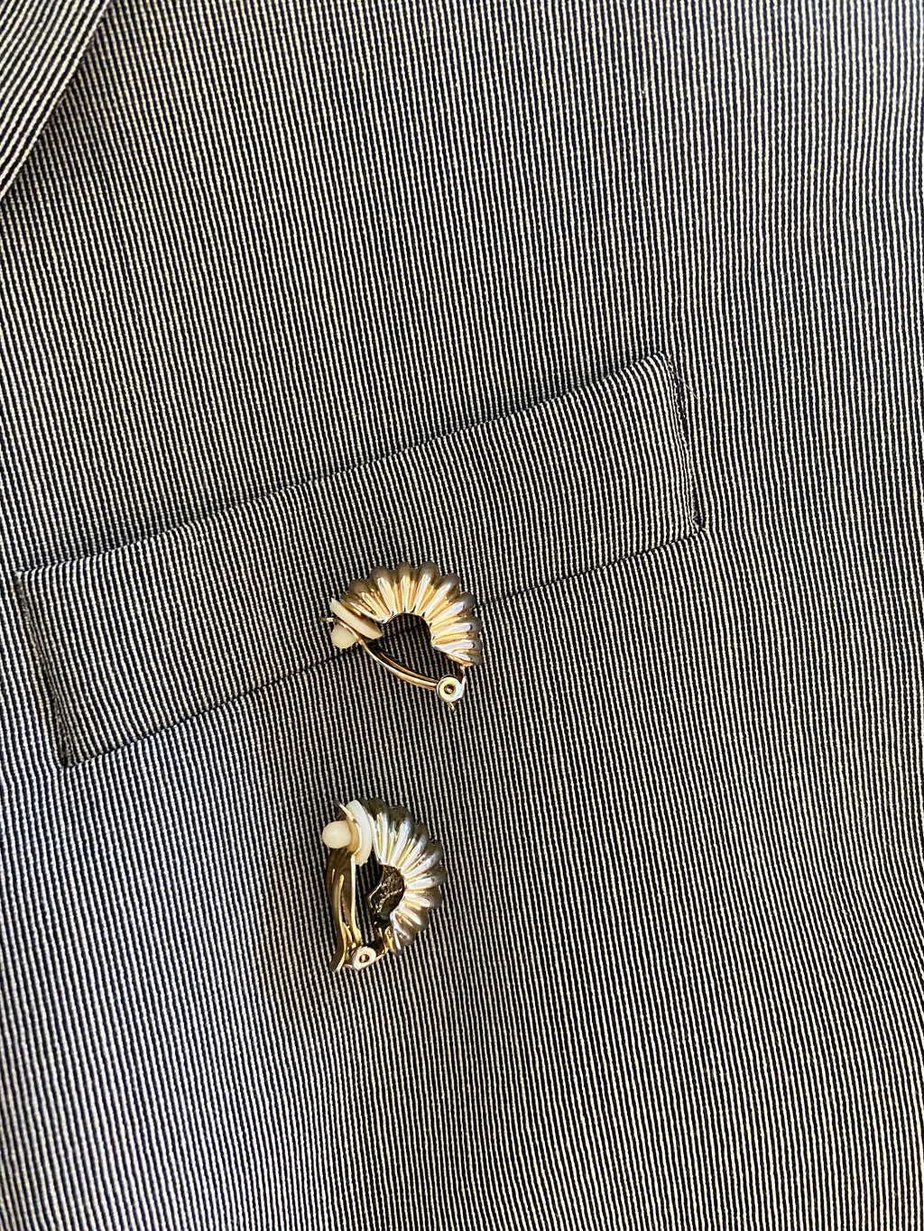 Duo Blazer Homme EDITORIAL ( super Oversize) & Boucles d’oreilles « Accordéon » vintage