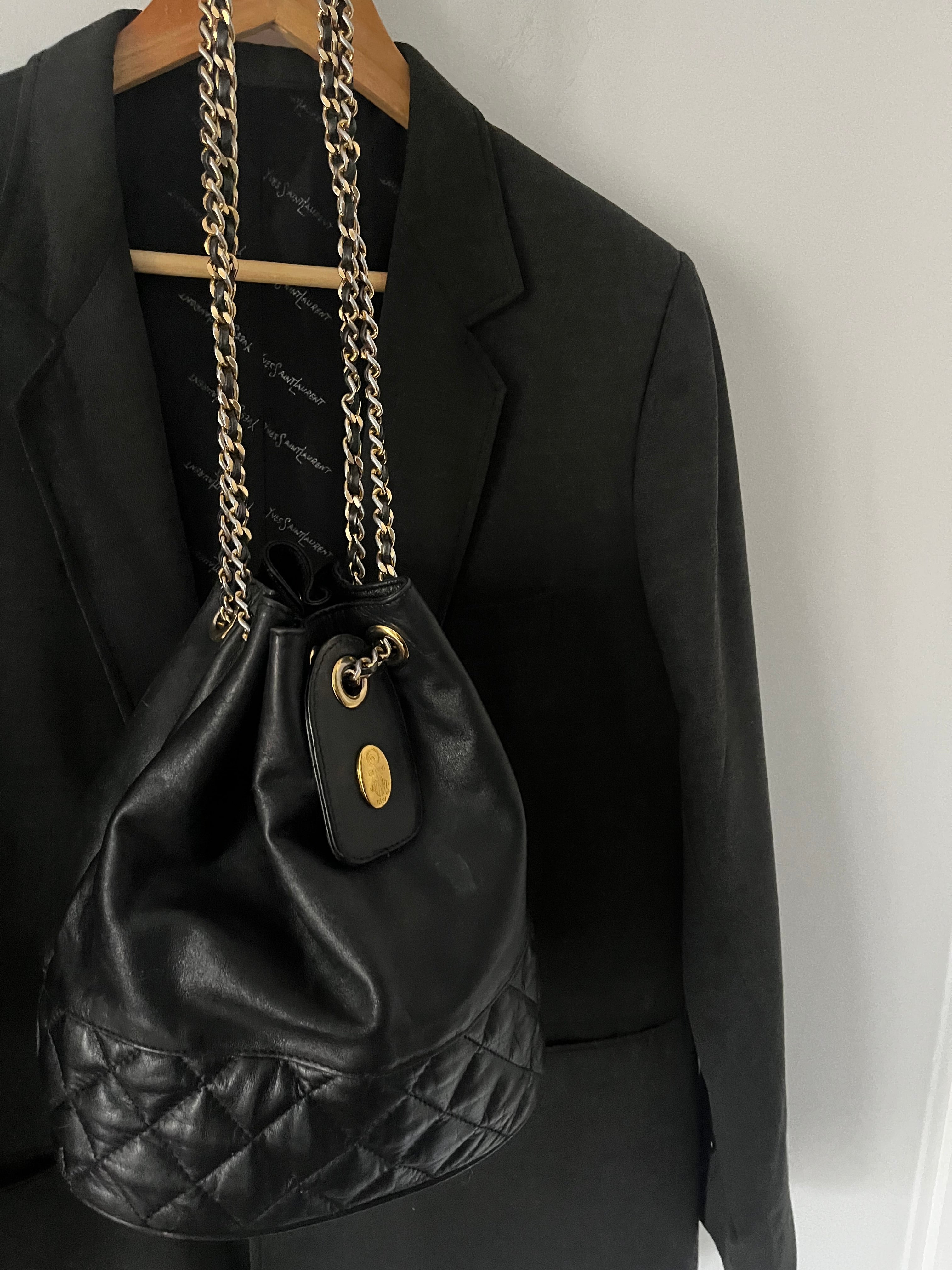 Duo Blazer Homme LUXE YSL vintage   & Sac « seau» matelassé cuir vintage 