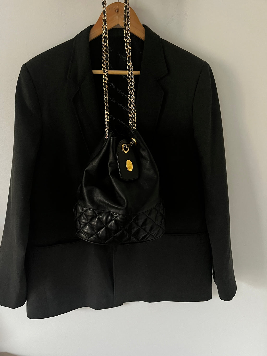 Duo Blazer Homme LUXE YSL vintage   & Sac « seau» matelassé cuir vintage 