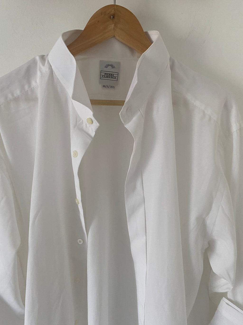 Duo Chemise blanche Homme & Boucles d’oreilles « Léopard » vintage