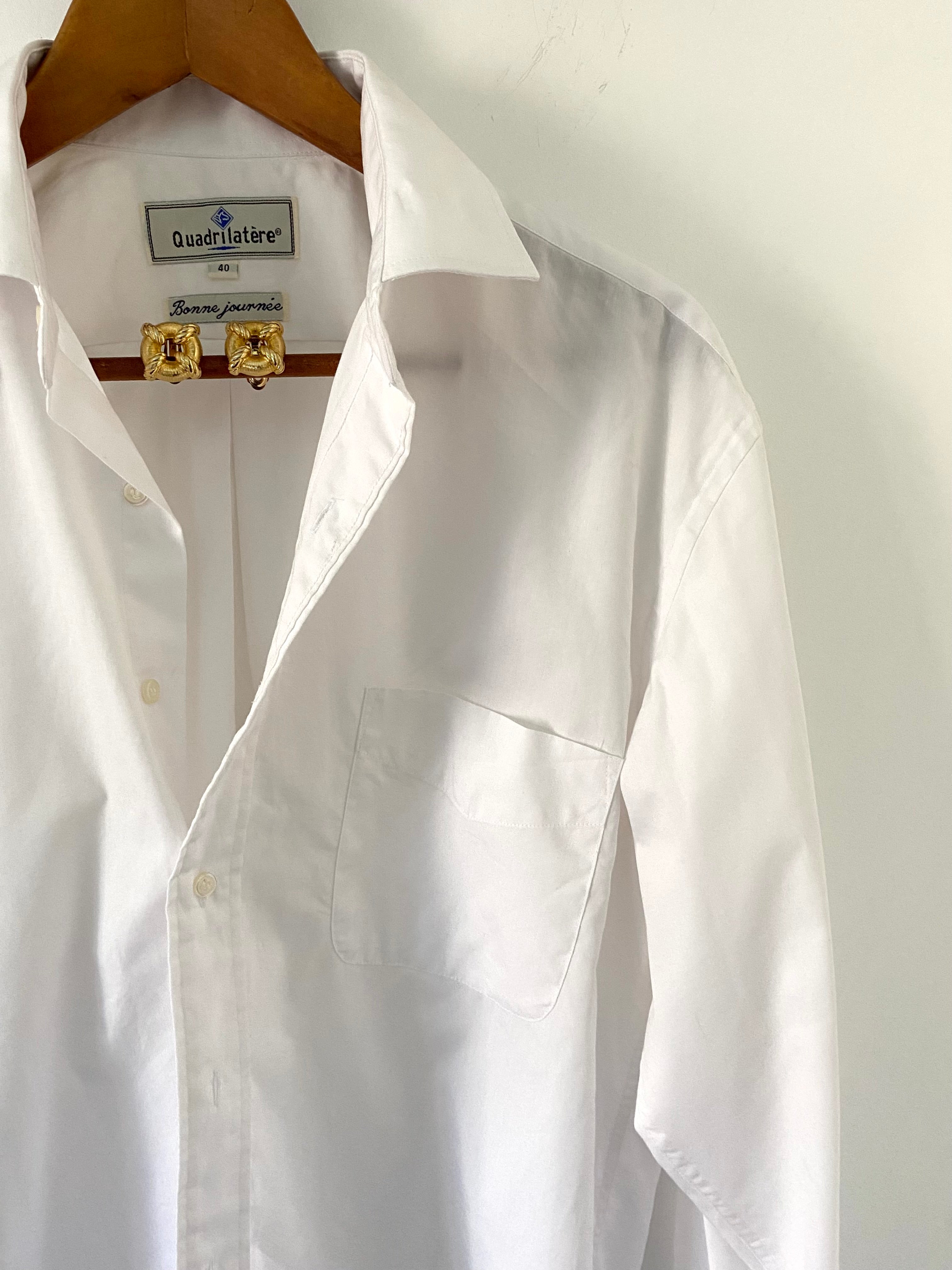 Men's white shirt and vintage "marine buoy" earrings Duo