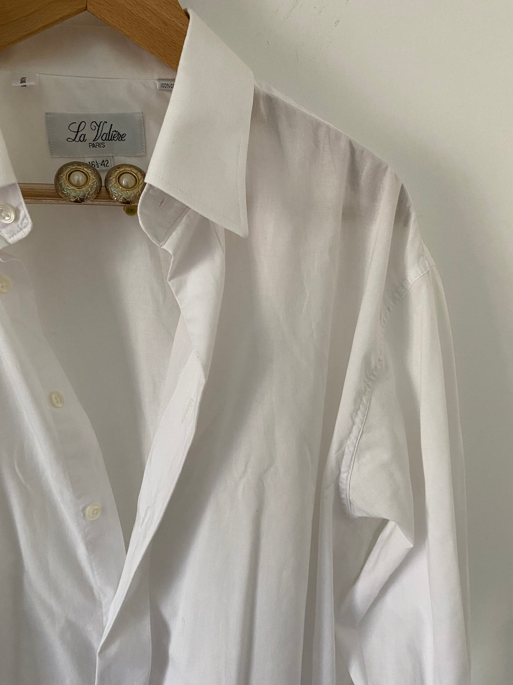 Duo Chemise blanche Homme oversize (+ Manchettes)  & Boucles d’oreilles « Donut’s»