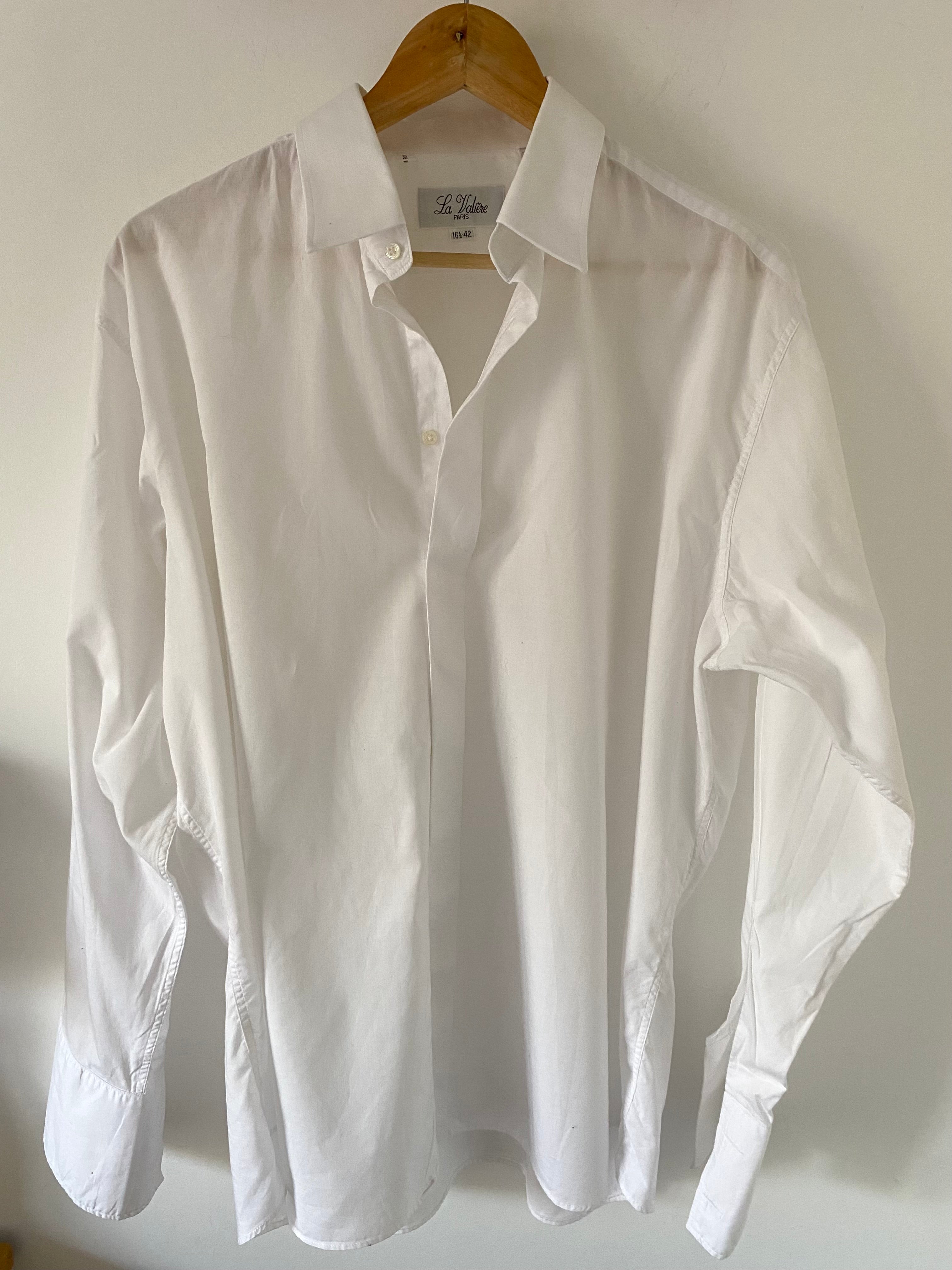 Duo Chemise blanche Homme oversize (+ Manchettes)  & Boucles d’oreilles « Donut’s»