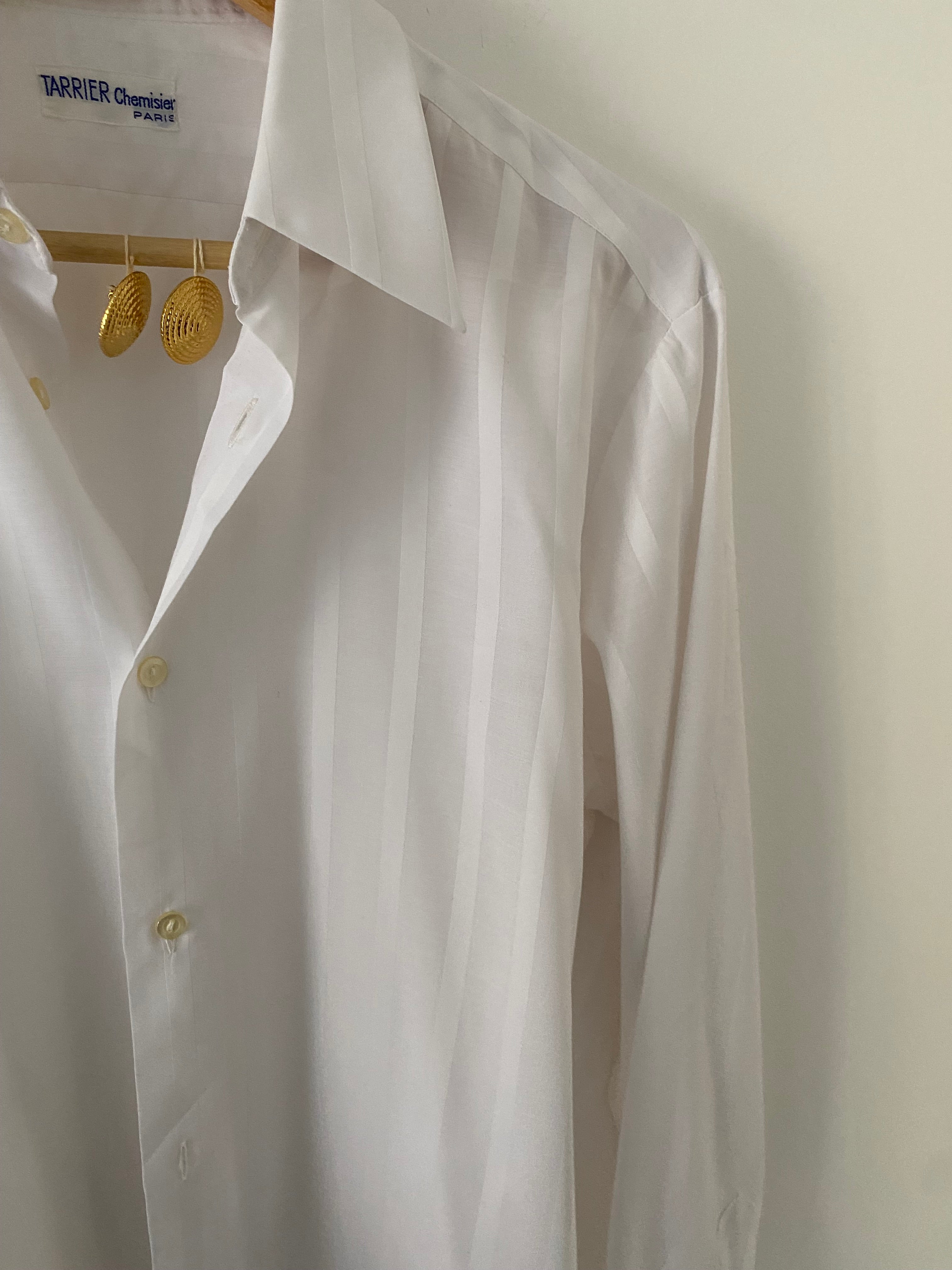 Duo Chemise blanche Homme (+ Manchettes) & Boucles d’oreilles « Inca » vintage
