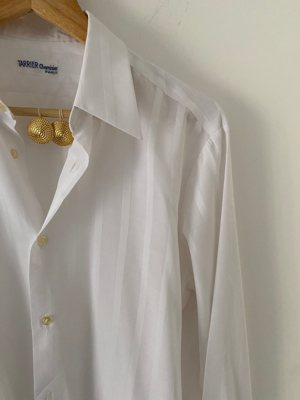 Duo Chemise blanche Homme (+ Manchettes) & Boucles d’oreilles « Inca » vintage